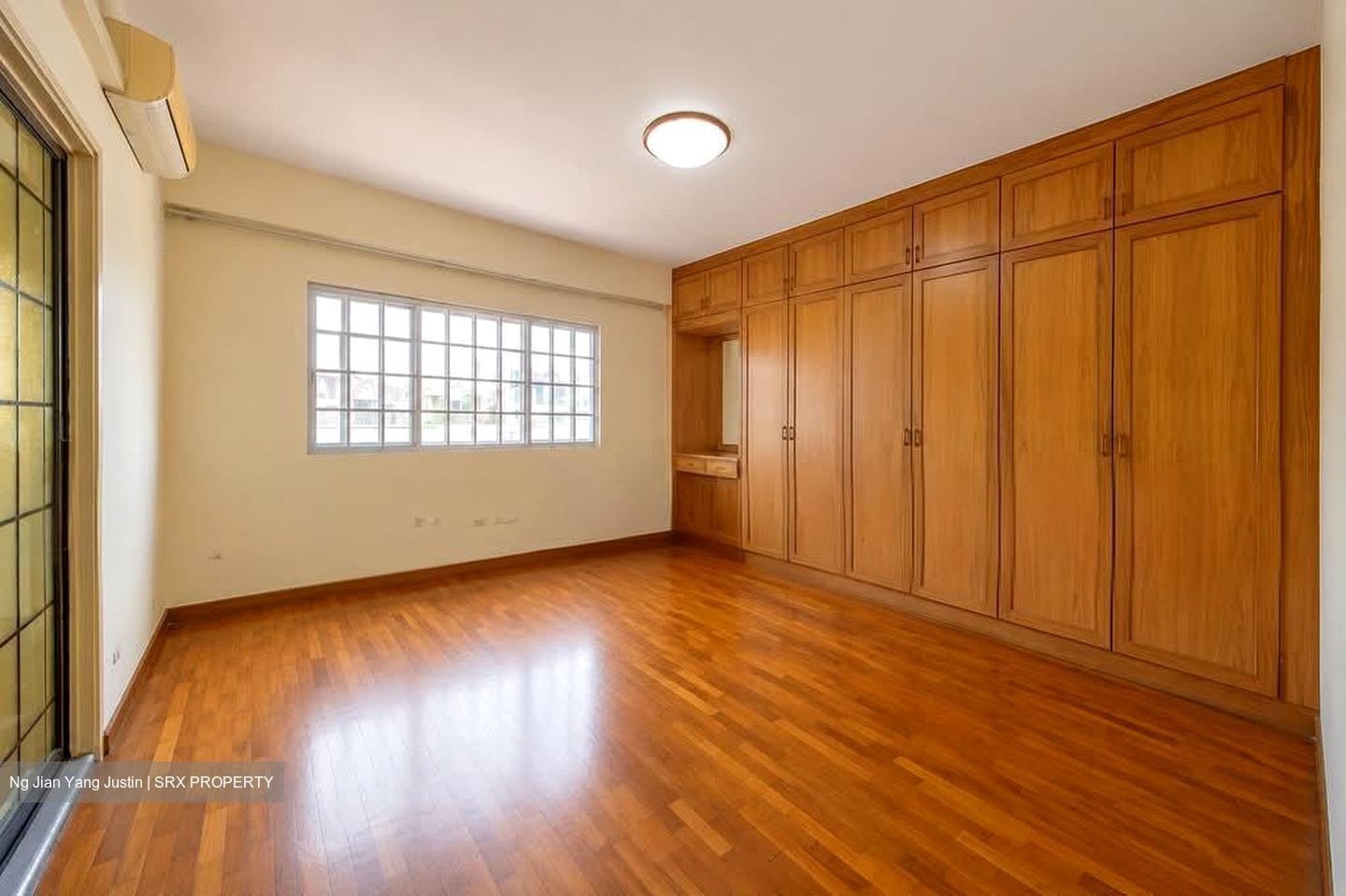 Parry Avenue (D19), Terrace #563320391